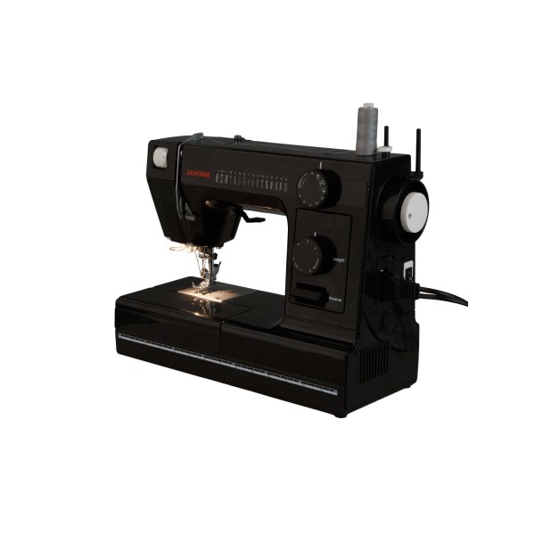 Швейная машина Janome LE-314 NERO