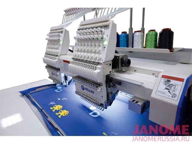 Промышленная двухголовочная вышивальная машина VELLES VE 1502C-TS2 FREESTYLE  поле вышивки 450 x 400 мм с пяльцами и бордюрной рамой