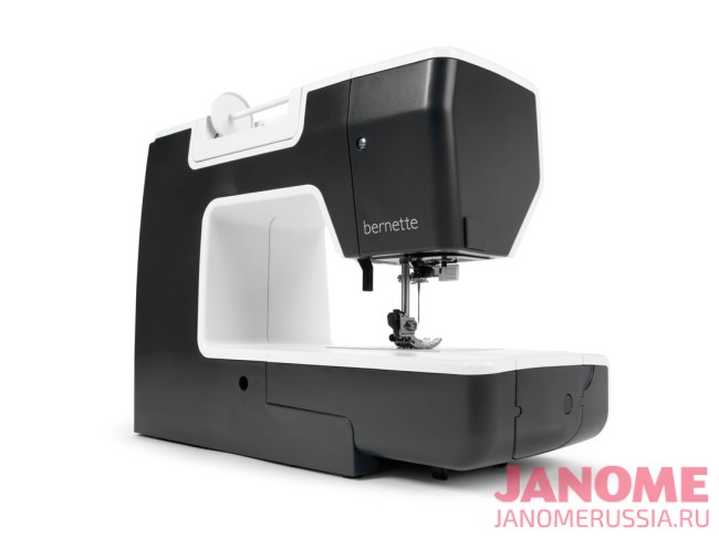 Швейная машина Bernette b37